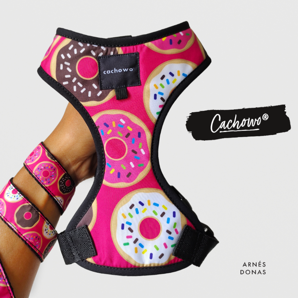 Arnés con correa para mascotas estampado Donas Fucsia - Cachowo